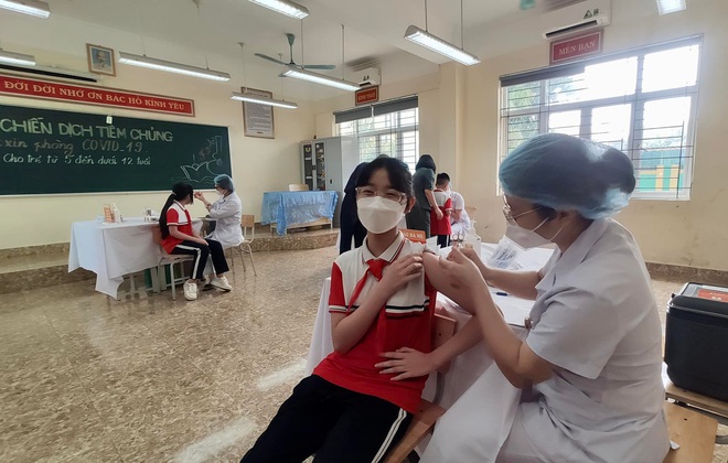 Địa phương đầu tiên trong nước triển khai tiêm vaccine phòng Covid-19 cho trẻ từ 5 đến dưới 12 tuổi - Ảnh 7.