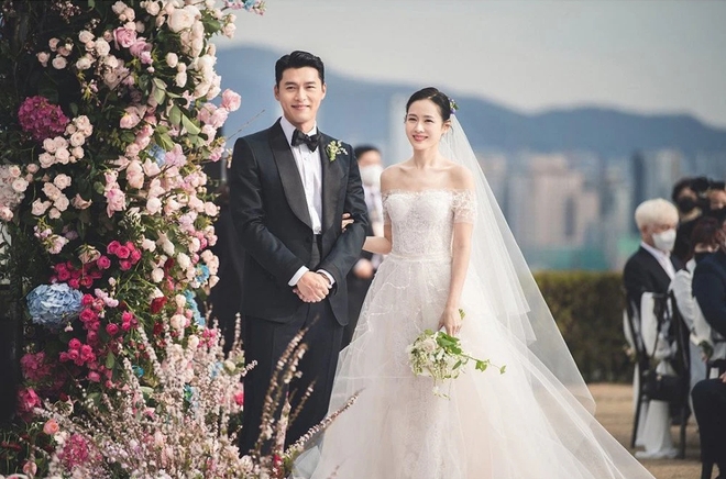 Lộ ảnh hội chị em minh tinh check-in tại siêu đám cưới BinJin, bức ảnh Hyun Bin bế em bé của vợ lại chiếm spotlight - Ảnh 9. Lộ ảnh hội chị em minh tinh check-in tại siêu đám cưới BinJin, bức ảnh Hyun Bin bế em bé của vợ lại chiếm spotlight - Ảnh 9.