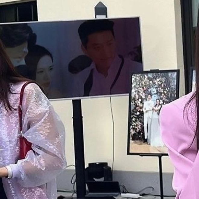 Lộ ảnh hội chị em minh tinh check-in tại siêu đám cưới BinJin, bức ảnh Hyun Bin bế em bé của vợ lại chiếm spotlight - Ảnh 4.
