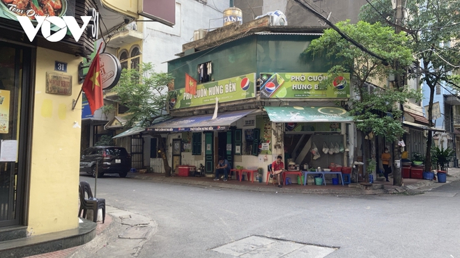 Hà Nội xem xét triển khai thêm 2 khu phố đi bộ ẩm thực và mua sắm - Ảnh 2.
