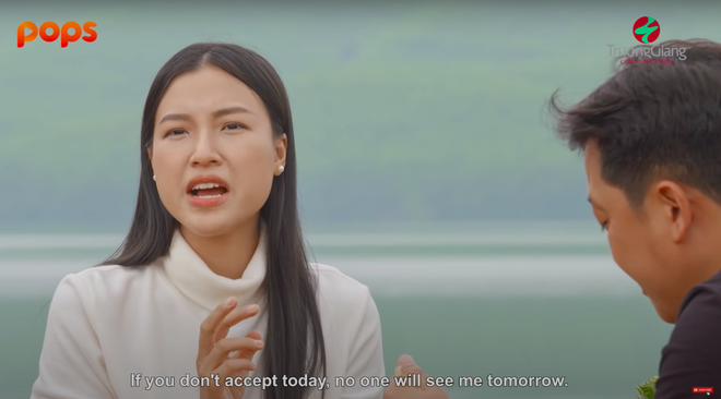 Ho&agrave;ng Oanh b&oacute;c sạch chi&ecirc;u Trường Giang d&ugrave;ng cưa Nh&atilde; Phương: Thế n&agrave;y bảo sao n&agrave;ng kh&ocirc;ng đổ! - Ảnh 4.