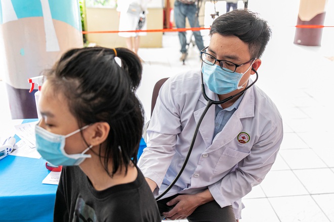 TP.HCM: Bắt đầu ti&ecirc;m vaccine cho trẻ em từ 5 tuổi đến dưới 12 tuổi - Ảnh 6.