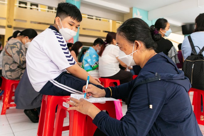 TP.HCM: Bắt đầu ti&ecirc;m vaccine cho trẻ em từ 5 tuổi đến dưới 12 tuổi - Ảnh 8.