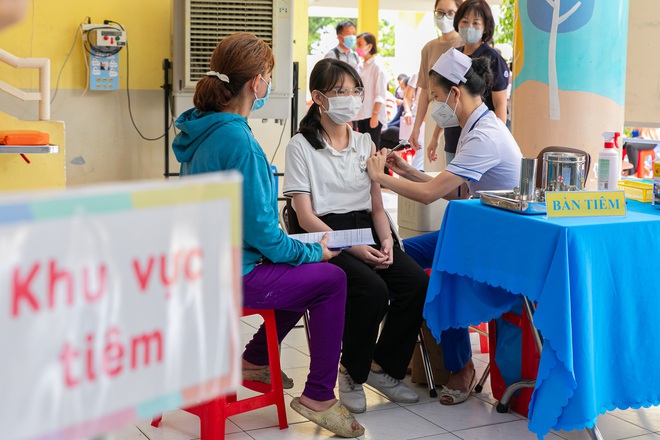 TP.HCM: Bắt đầu ti&ecirc;m vaccine cho trẻ em từ 5 tuổi đến dưới 12 tuổi - Ảnh 10.