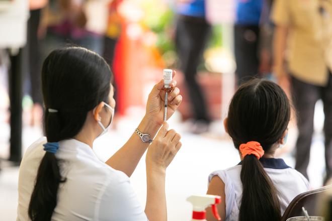 TP.HCM: Bắt đầu ti&ecirc;m vaccine cho trẻ em từ 5 tuổi đến dưới 12 tuổi - Ảnh 18.