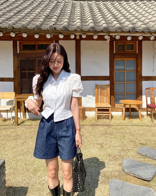 Kiểu quần short khiến denim short thất thế: Diện l&ecirc;n vẫn trẻ trung, đ&atilde; vậy c&ograve;n thanh lịch hơn nhiều - Ảnh 11.