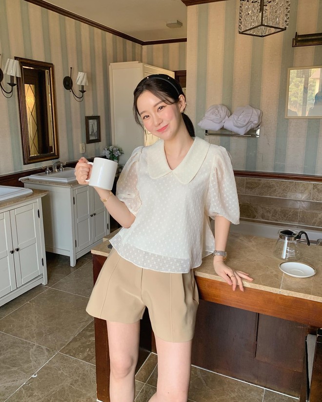 Kiểu quần short khiến denim short thất thế: Diện l&ecirc;n vẫn trẻ trung, đ&atilde; vậy c&ograve;n thanh lịch hơn nhiều - Ảnh 8.