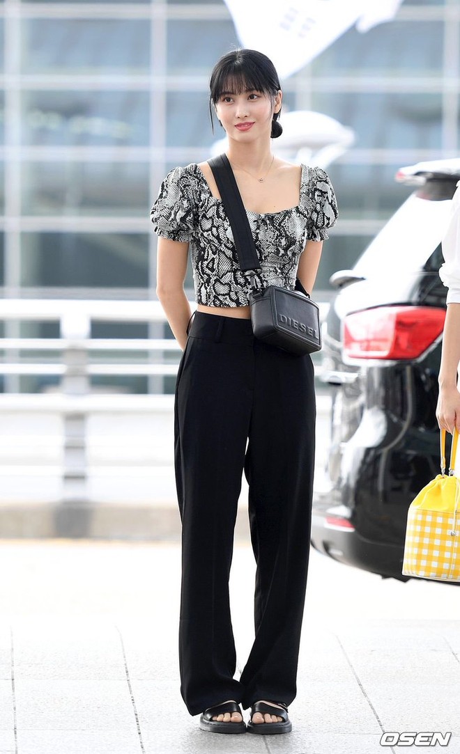 4 kiểu sandal được sao H&agrave;n diện m&atilde;i kh&ocirc;ng biết ch&aacute;n, l&ecirc;n đồ thế n&agrave;o cũng s&agrave;nh điệu - Ảnh 2.