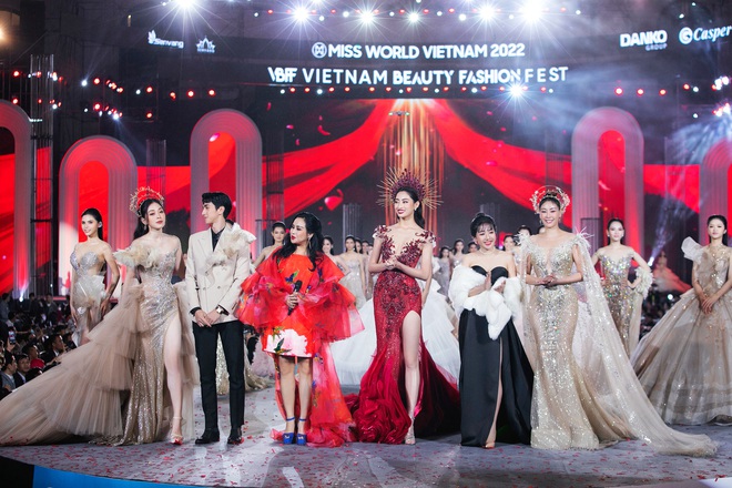 Quân đoàn hoa hậu đọ sắc gắt trong sự kiện Miss World: Lương Thuỳ Linh - Tiểu Vy khoe body nét căng, spotlight là 1 cặp đôi sắp cưới! - Ảnh 11.