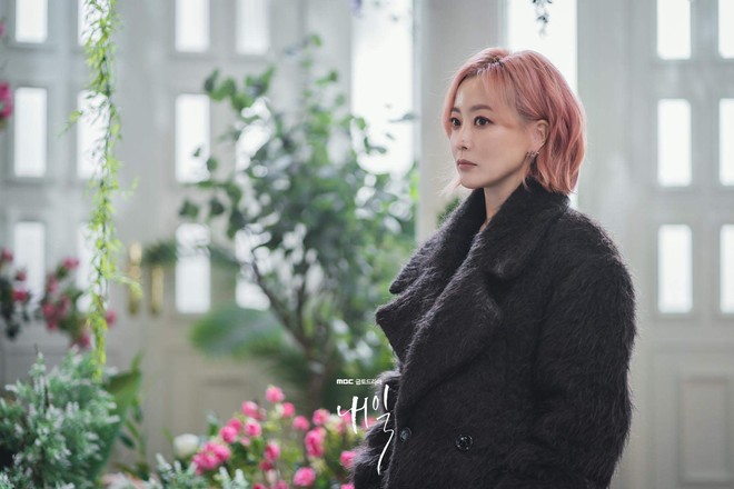 Ngất ng&acirc;y thời trang của 3 mỹ nh&acirc;n phim H&agrave;n hot nhất hiện nay: Kim Hee Sun qu&aacute; sang chảnh, Han Ji Min đẹp như n&agrave;ng thơ - Ảnh 2.