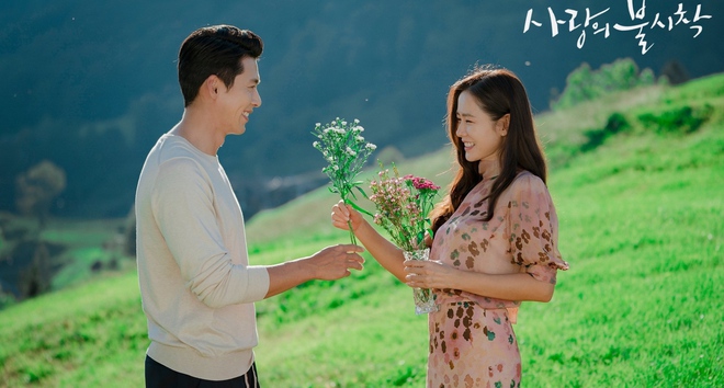 Không nhận ra Hyun Bin với gương mặt râu ria xồm xoàm, tạo hình cổ trang vẫn đẹp và đầy khí chất quân vương - Ảnh 2.