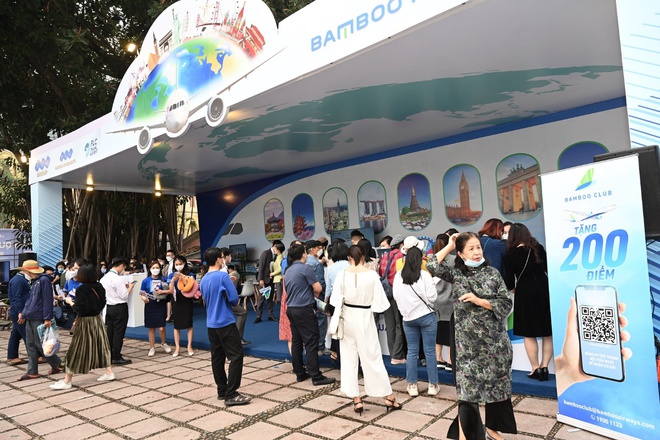 H&agrave;ng ng&agrave;n voucher ưu đ&atilde;i của Bamboo Airways đ&atilde; c&oacute; chủ trong những ng&agrave;y đầu VITM 2022 - Ảnh 6.