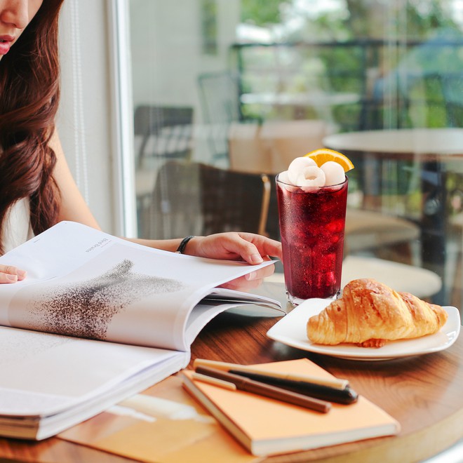 Gen Z &ldquo;xỉu up xỉu down&rdquo; v&igrave; bộ sưu tập m&oacute;n uống Hi-Tea Healthy y&ecirc;u da đẹp d&aacute;ng lại c&ograve;n c&oacute; topping cực kỳ nịnh miệng - Ảnh 2.