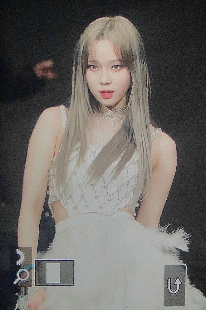 aespa và loạt ảnh cực hiếm ở Coachella 2022: Visual đỉnh cao nhưng outfit như copy BLACKPINK? - Ảnh 12.