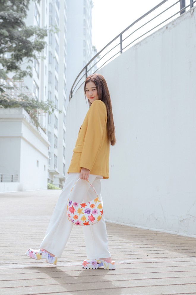 Gợi &yacute; về style thời trang được c&aacute;c sao Việt ưu &aacute;i diện h&egrave; 2022 - Ảnh 4.