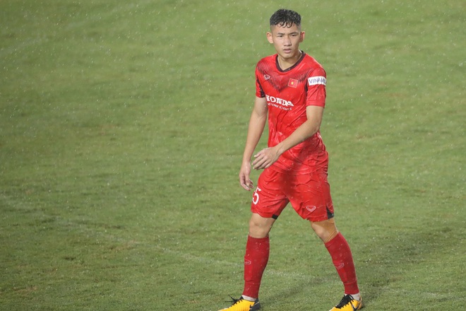 N&Oacute;NG: Hai Long được thầy Park bổ sung gấp v&agrave;o U23 Việt Nam, s&aacute;ng cửa dự SEA Games 31 - Ảnh 1.