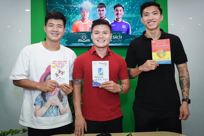 Đăng tải h&igrave;nh ảnh đầy ẩn &yacute;, người đại diện ngầm h&eacute; mở danh t&iacute;nh CLB mới của Quang Hải? - Ảnh 3.