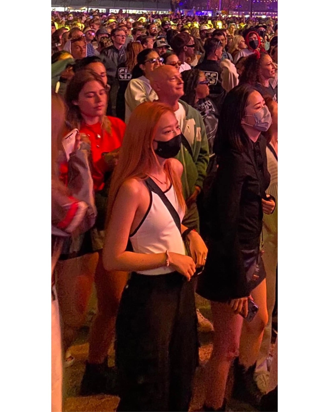 Jennie (BLACKPINK) just stopped by Coachella but still surpassed many artists in the top search, am I right? - Photo 4. Jennie (BLACKPINK) just stopped by Coachella but still surpassed many artists in the top search, am I right? - Photo 4.