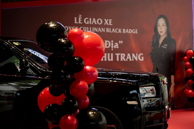 "Biệt thự di động" Rolls Royce Cullinan Black Badge khoảng 60 tỷ lăn bánh tại Việt Nam, danh tính nữ doanh nhân sở hữu gây bất ngờ - Ảnh 5.