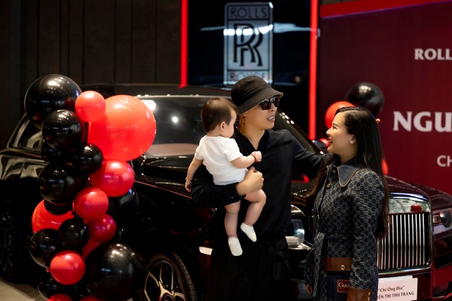 "Biệt thự di động" Rolls Royce Cullinan Black Badge khoảng 60 tỷ lăn bánh tại Việt Nam, danh tính nữ doanh nhân sở hữu gây bất ngờ - Ảnh 3.