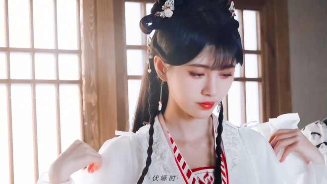 C&uacute;c Tịnh Y hẳn phải mệt lắm khi tr&ocirc;ng như bị y&ecirc;u nhền nhện giăng tơ đầy đầu, đến ch&iacute;nh chủ c&ograve;n xị mặt kh&ocirc;ng th&iacute;ch nữa m&agrave; - Ảnh 6.