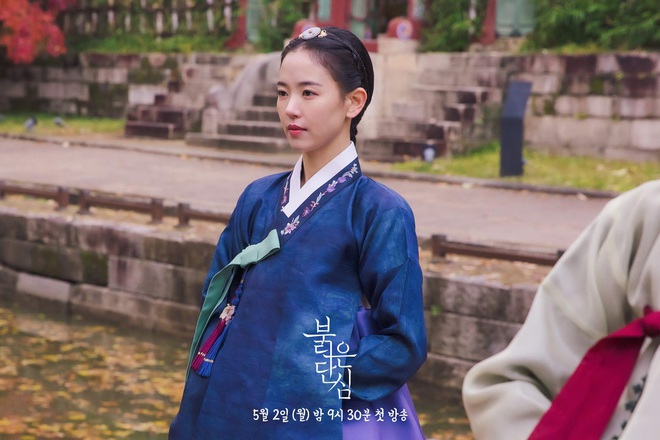 Mỹ nh&acirc;n cổ trang xịn nhất phim H&agrave;n 2022 đ&acirc;y rồi: Thần th&aacute;i chuẩn mẫu nghi thi&ecirc;n hạ, lại c&oacute; cả tủ Hanbok đẹp m&ecirc; hồn - Ảnh 5.