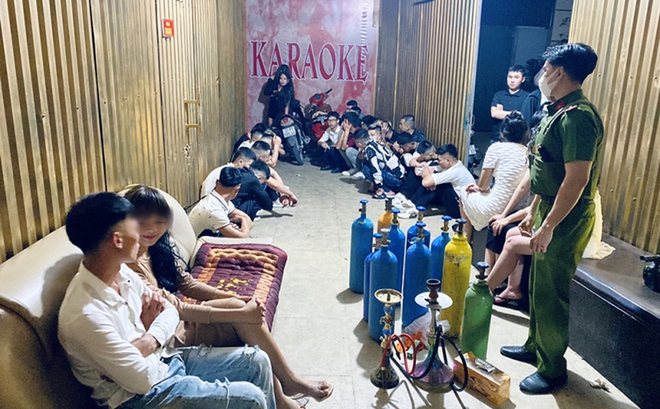 36 nam nữ thanh niên “bay lắc” tại quán Karaoke Mr.Hưng - Ảnh 1.