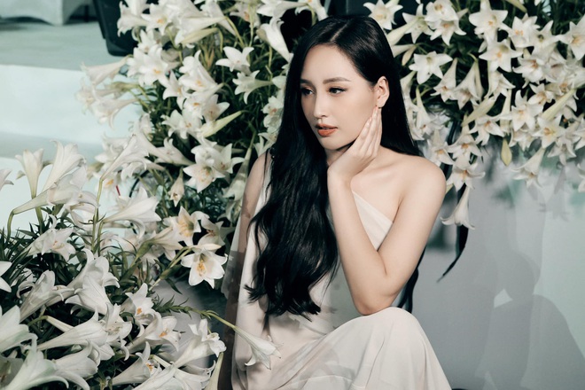 Mai Phương Thu&yacute; diện lại v&aacute;y cũ từ 10 năm trước nhưng xinh hơn hẳn nhờ thay đổi 1 điều - Ảnh 4.