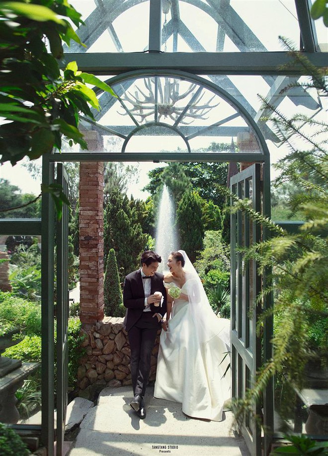 Thêm ảnh cưới của Ngô Thanh Vân và Huy Trần, cô dâu chú rể khiến dân tình lụi tim vì 1 khoảnh khắc - Ảnh 6.