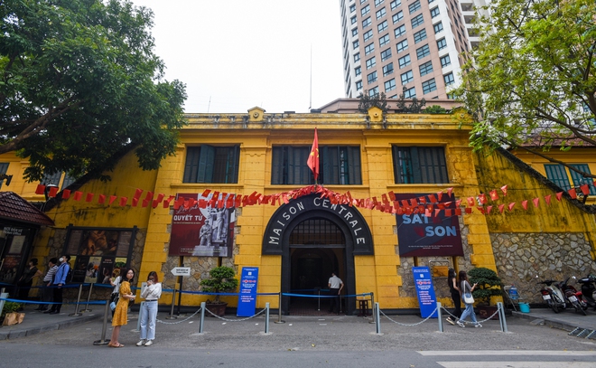 Kỷ lục H&agrave; Nội: Phố n&agrave;o chỉ c&oacute; một số nh&agrave;? Phố n&agrave;o c&oacute; nhiều cổng l&agrave;ng nhất? - Ảnh 2.