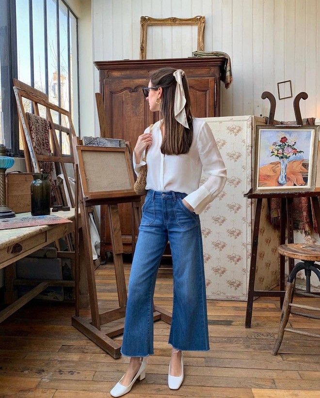 Phụ nữ Ph&aacute;p c&oacute; 12 set đồ vừa sang vừa t&ocirc;n d&aacute;ng, bạn rất n&ecirc;n copy ngay để n&acirc;ng điểm style h&egrave; n&agrave;y - Ảnh 2.