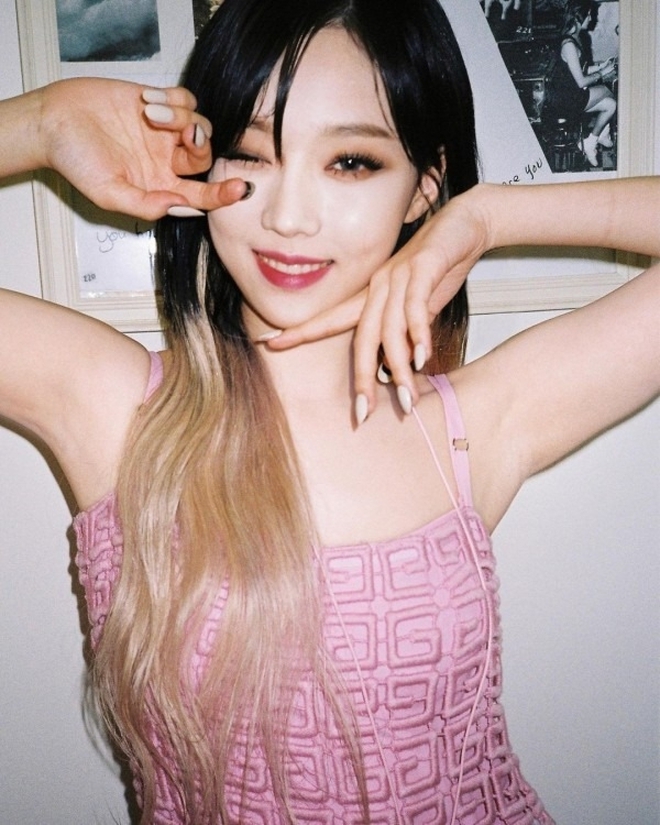 V (BTS), Jennie (BLACKPINK) v&agrave; những thần tượng được mệnh danh l&agrave; vũ kh&iacute; b&iacute; mật - Ảnh 4.