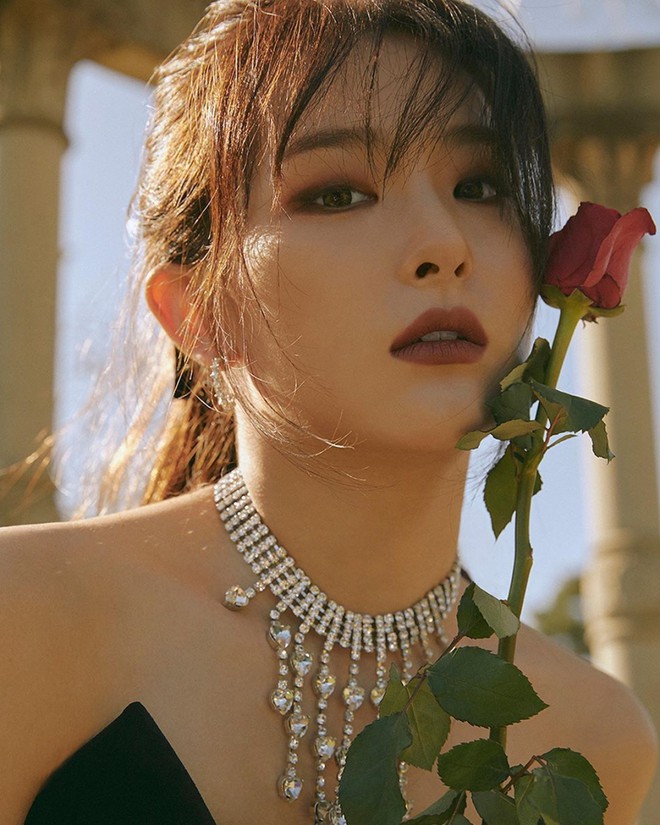 V (BTS), Jennie (BLACKPINK) v&agrave; những thần tượng được mệnh danh l&agrave; vũ kh&iacute; b&iacute; mật - Ảnh 5.