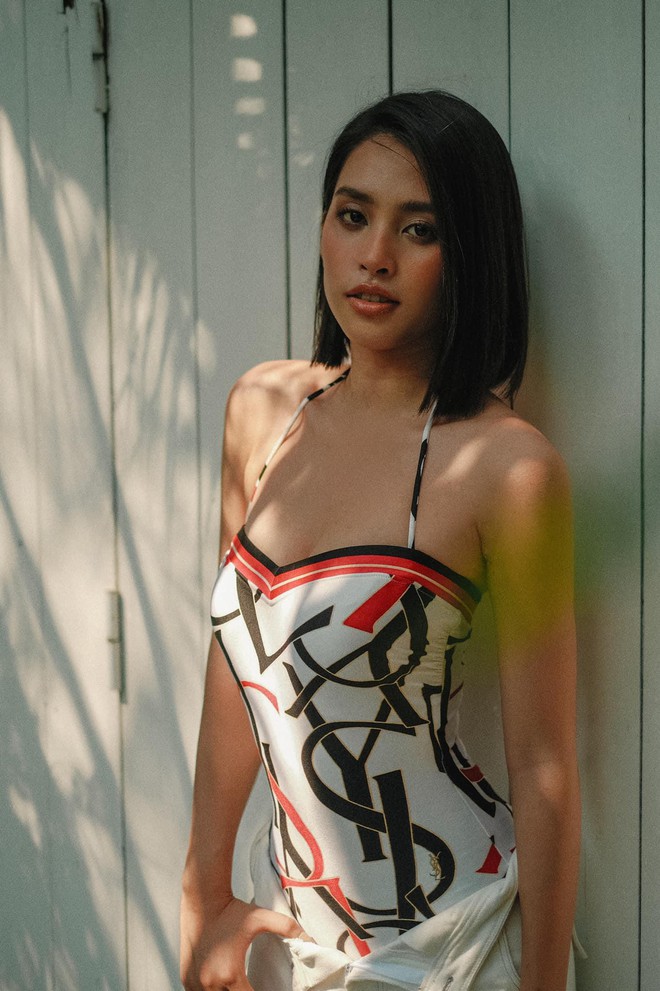 Hoa hậu Tiểu Vy diện áo tắm cut-out khoe đường cong nóng bỏng mắt - Ảnh 7.