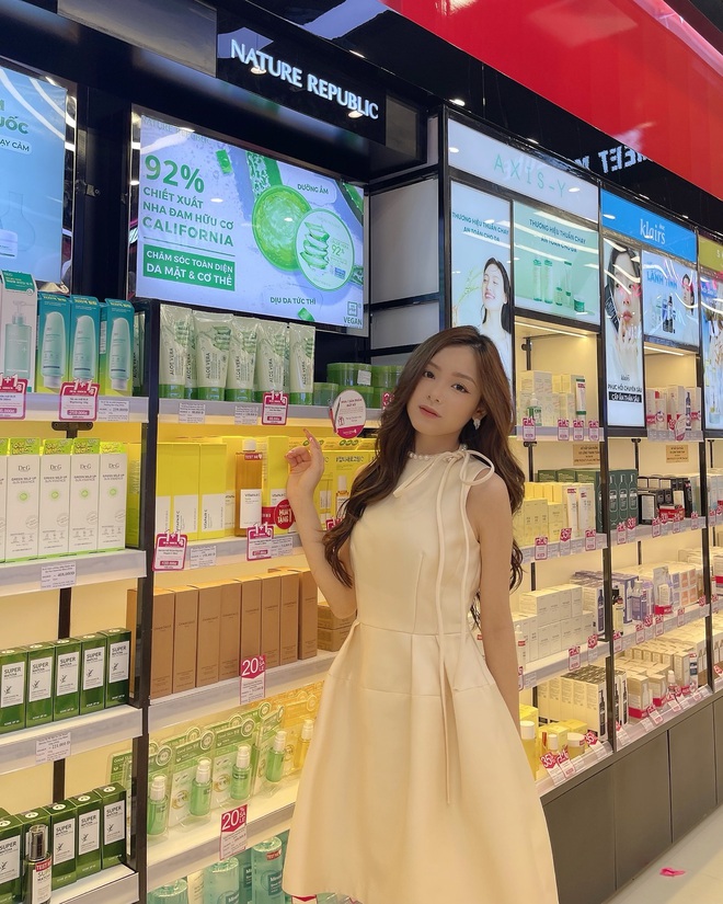 Loạt chủ shop quyết định mở cửa b&aacute;n xuy&ecirc;n lễ v&igrave; kh&ocirc;ng th&iacute;ch đi chơi, tận dụng thời gian v&agrave;ng để chốt đơn - Ảnh 1.