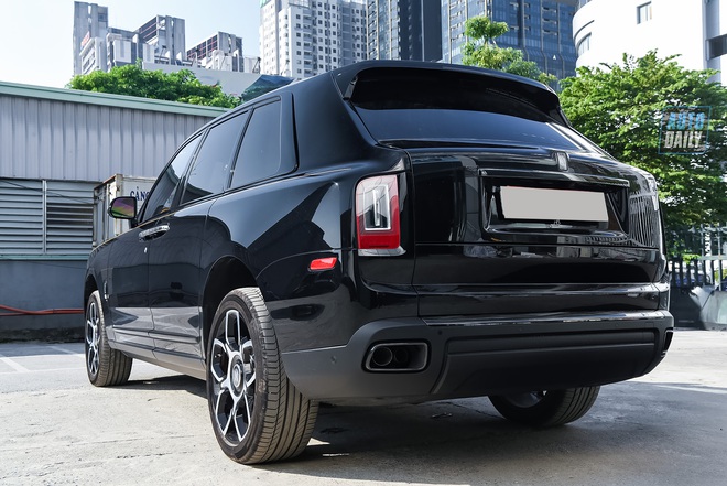 Cận cảnh siêu xe giá 60 tỷ, là biệt thự di động trên phố - Rolls-Royce Cullinan Black Badge 2022  - Ảnh 6.