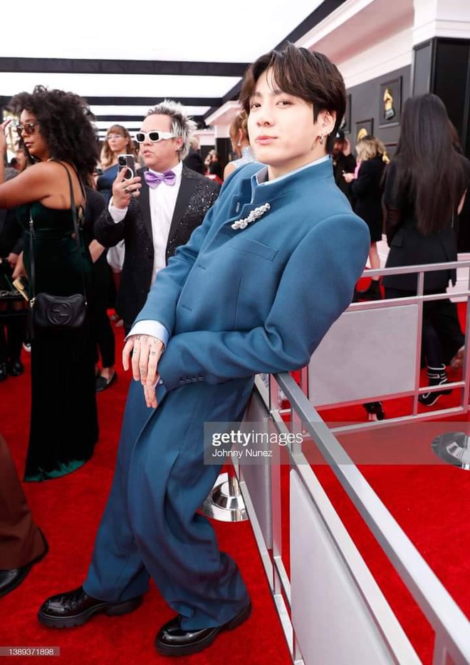 Bts Grammys 2022 Louis Vuitton Montaigne