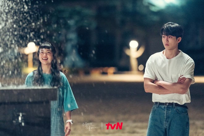 Kim Tae Ri tan vỡ trái tim vì kết phim quá buồn, tiết lộ điều quan trọng mà Twenty Five, Twenty One muốn truyền tải - Ảnh 3.