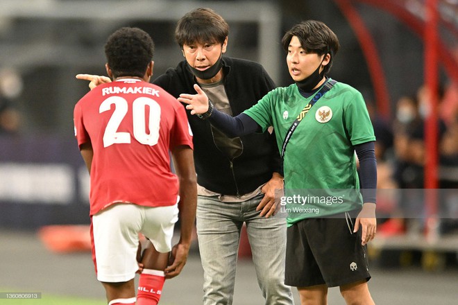 Nh&agrave; b&aacute;o Indonesia: HLV Shin Tae-yong đ&atilde; hiểu r&otilde; c&aacute;ch khiến &ocirc;ng Park Hang-seo thất vọng - Ảnh 2.