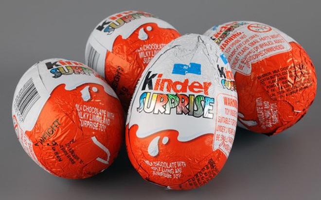 Thu hồi kẹo trứng chocolate Kinder Surprise do nghi nhiễm khuẩn Salmonella: Tác nhân gây nôn mửa, nhiễm độc toàn thân và có thể gây tử vong - Ảnh 2.