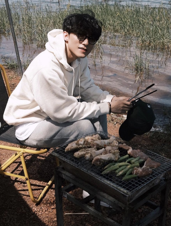L&acirc;u rồi mới thấy Sơn T&ugrave;ng comeback sau khi bị bắt gặp chung nh&agrave; với Hải T&uacute;, ai d&egrave; lại c&oacute; động th&aacute;i kh&oacute; hiểu thế n&agrave;y? - Ảnh 4.