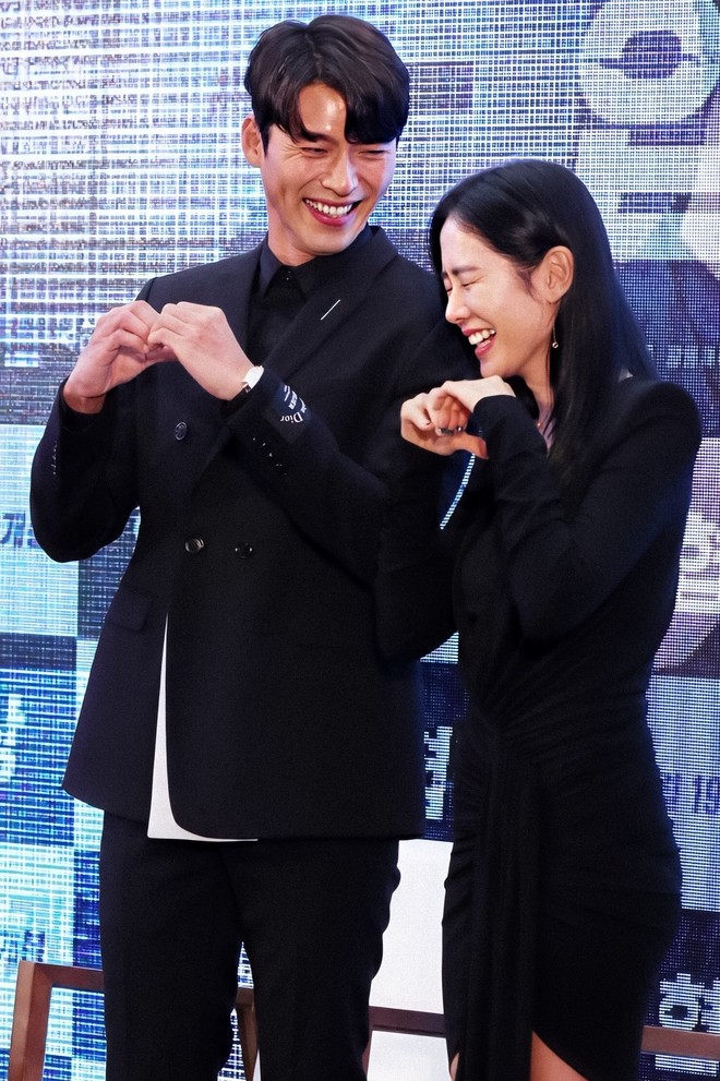Top 1 Naver: Hyun Bin hẹn hò Son Ye Jin từ bộ phim này chứ không phải Hạ Cánh Nơi Anh, đạo diễn làm chính chủ sốc nặng vì hé lộ? - Ảnh 9.