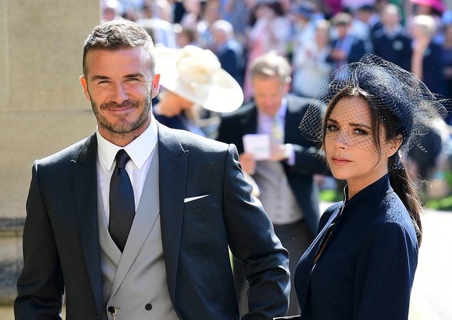 Nh&igrave;n lại đ&aacute;m cưới 18 tỷ của David v&agrave; Victoria Beckham ở l&acirc;u đ&agrave;i: C&ocirc; d&acirc;u ch&uacute; rể l&ecirc;n đồ như cổ t&iacute;ch, x&uacute;c động nhất ảnh bế Brooklyn b&eacute; t&iacute; - Ảnh 10.