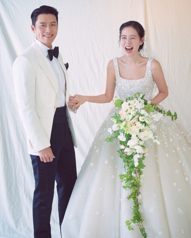 Hé lộ ảnh chụp chung cực nét đầu tiên của Hyun Bin và Son Ye Jin trong siêu đám cưới, nhưng sao nhìn khổ thân anh chị quá! - Ảnh 7.