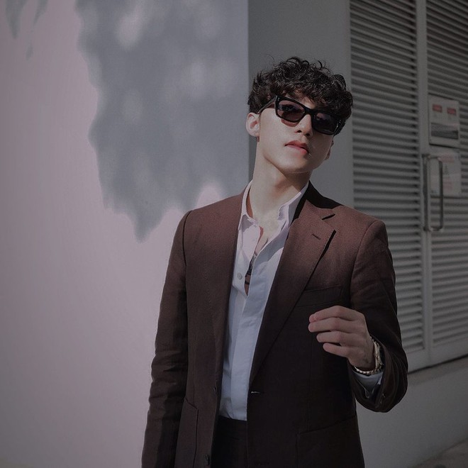 Sơn T&ugrave;ng c&oacute; động th&aacute;i g&acirc;y hoang mang cực độ tr&ecirc;n Fanpage 14 triệu người theo d&otilde;i, tất cả chuyển sang m&agrave;u đen - Ảnh 10.