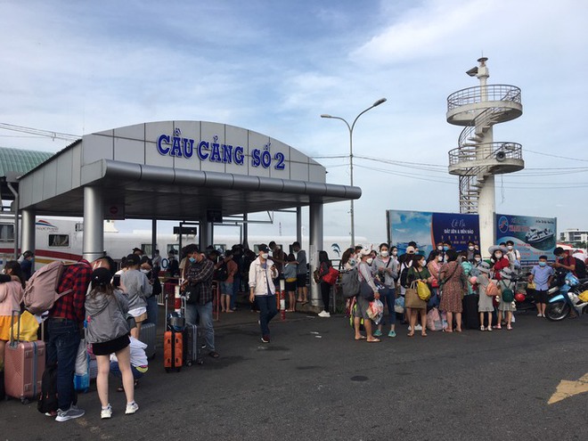 C&aacute;c điểm du lịch ở miền T&acirc;y thu h&uacute;t kh&aacute;ch: Cho&aacute;ng ngợp khi kh&aacute;ch &ugrave;n &ugrave;n đến tham quan - Ảnh 15.