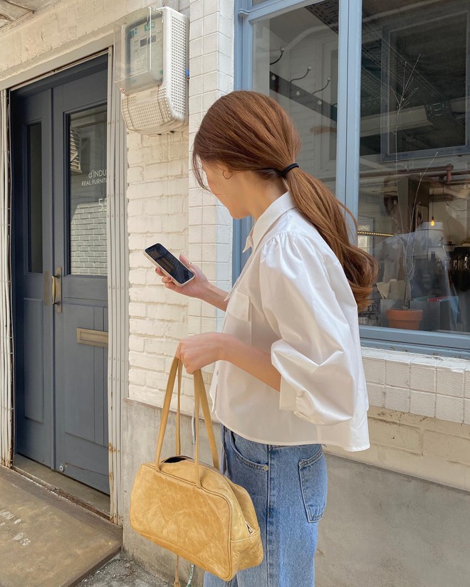 Mặc &aacute;o sơ mi th&igrave; để t&oacute;c g&igrave;? Đ&acirc;y l&agrave; 4 c&aacute;ch buộc t&oacute;c gi&uacute;p bạn c&agrave;ng xinh đẹp ho&agrave;n hảo - Ảnh 8.