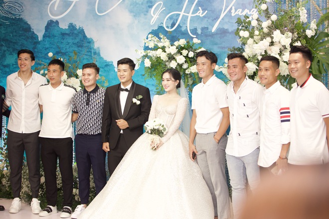Ha Duc Chinh - Mai Ha Trang wedding panorama: Party space of nearly 1 billion VND, all-star guests, perfect bride and groom visuals - Photo 8.