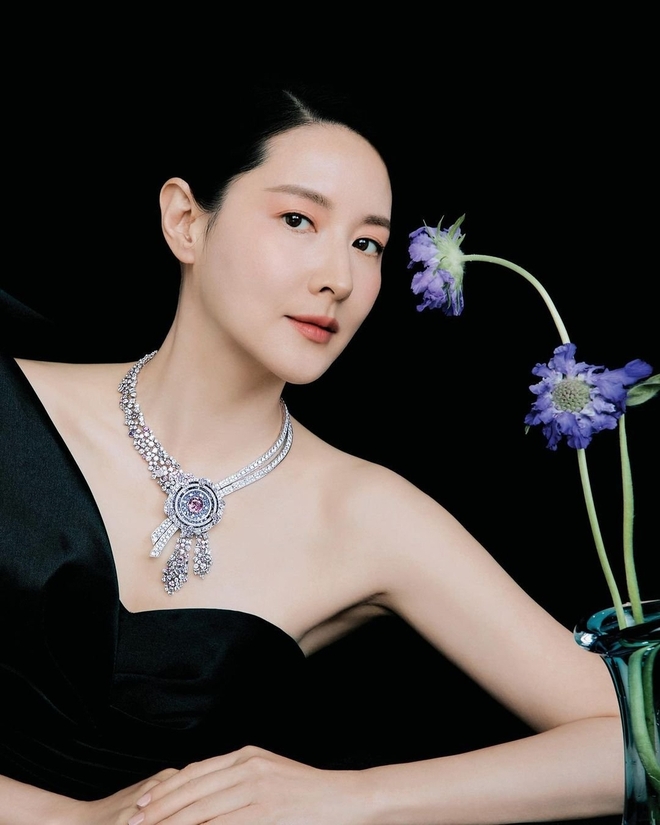 Quốc bảo nhan sắc Lee Young Ae: Mỹ nhân tài sắc U60 vẫn đẹp xuất thần, hôn nhân hạnh phúc với đại gia hơn 20 tuổi - Ảnh 6.