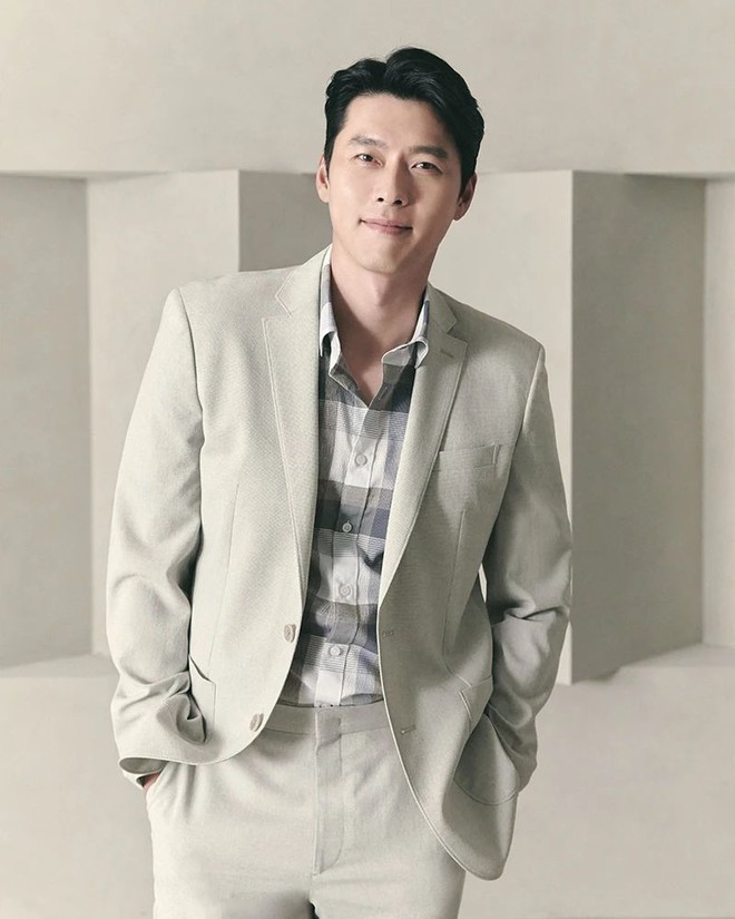 Vợ chồng Hyun Bin - Son Ye Jin diện đồ đôi xuất hiện sau tuần trăng mật - Ảnh 8.